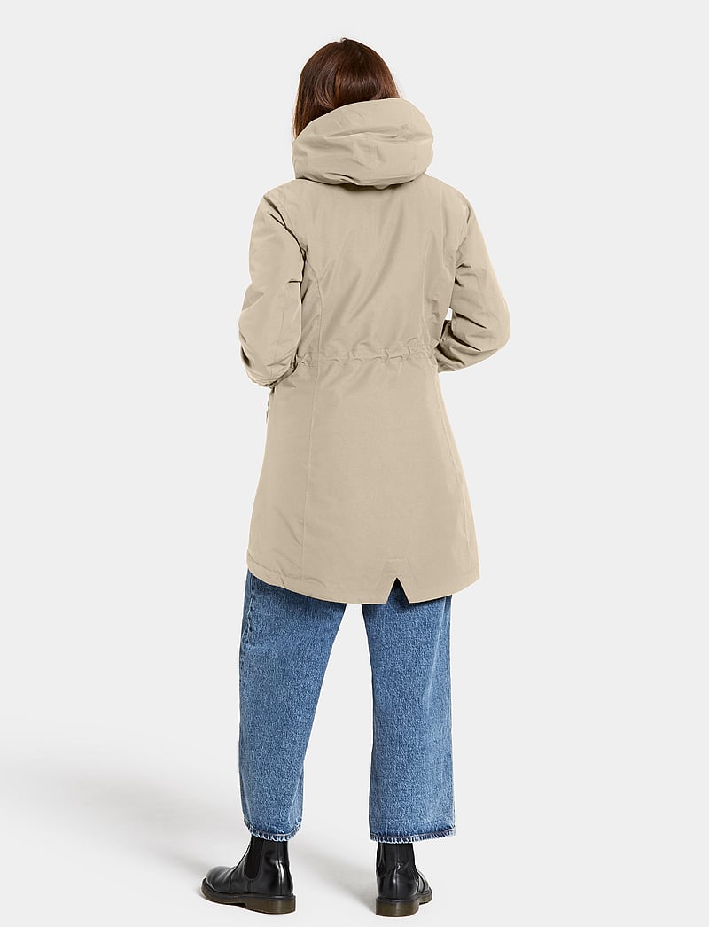 Didriksons - INDRA WNS PARKA - jacken - almost beige - 4