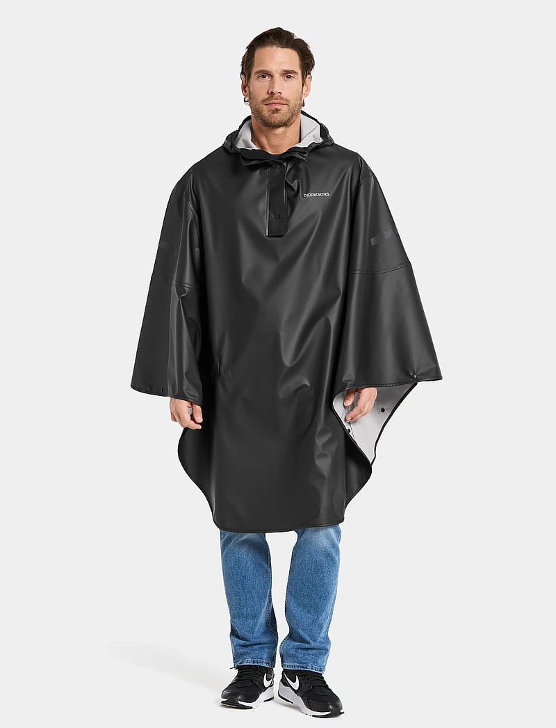 Didriksons - ALTO USX PONCHO - regnjackor - black - 3