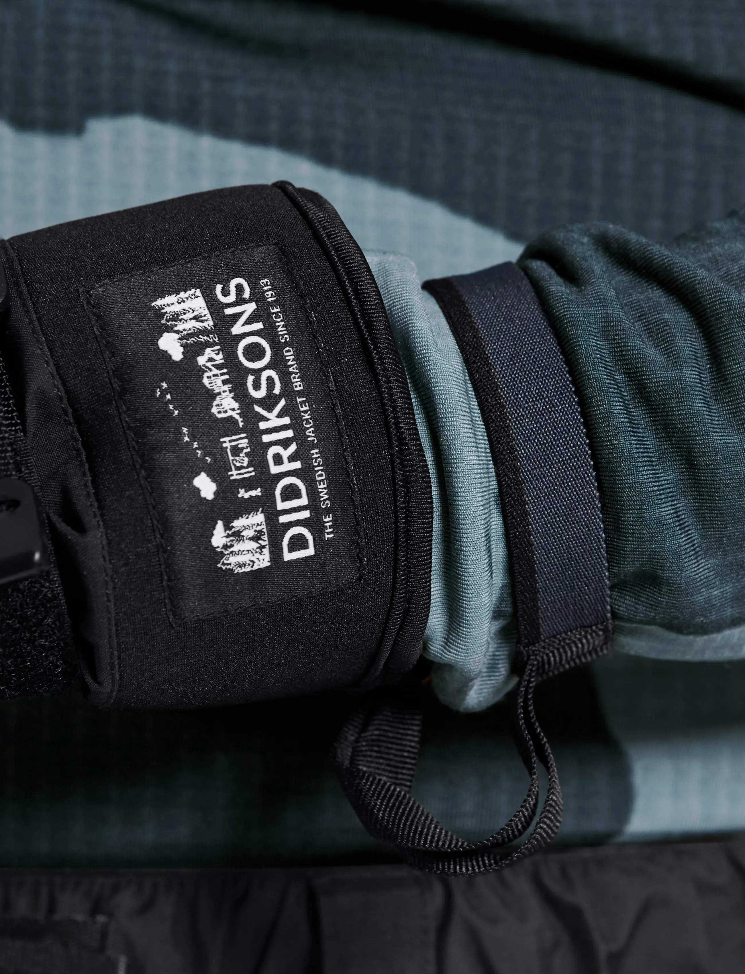 Didriksons - Lovas Mitten - kindad - black - 2