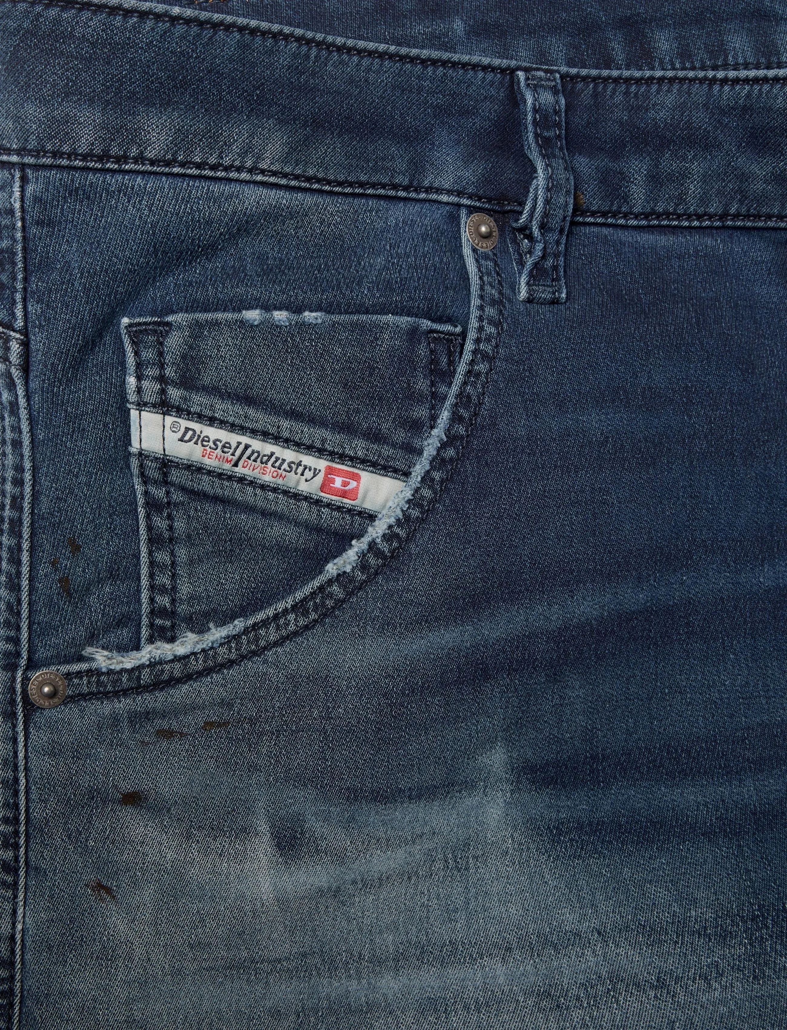 Diesel - Tapered 2030 D-Krooley Joggjeans - tapered jeans - blue - 2