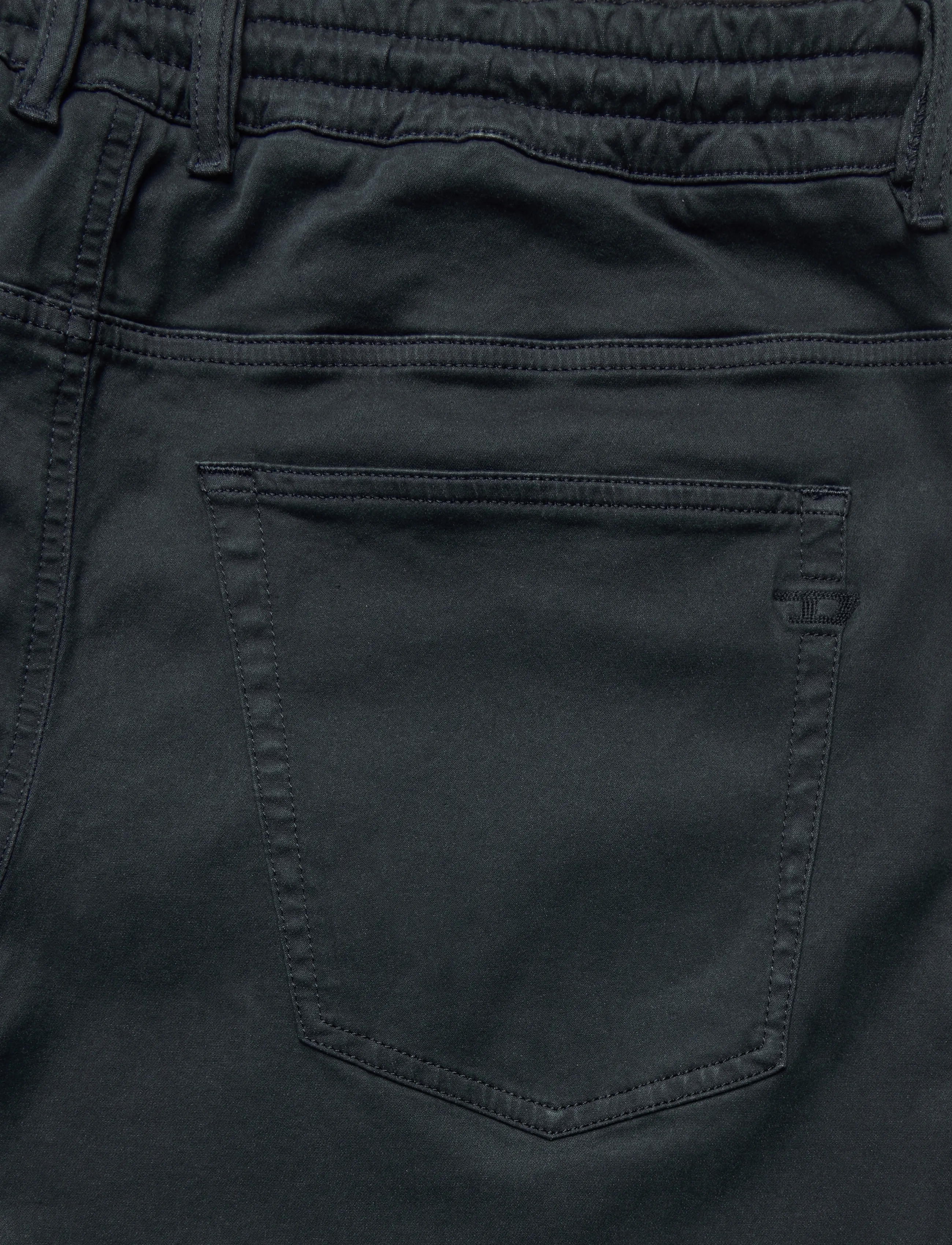 Diesel - D-KROOLEY Jogg Tapered Mid-Rise Sweat Jeans - tapered jeans - black - 3