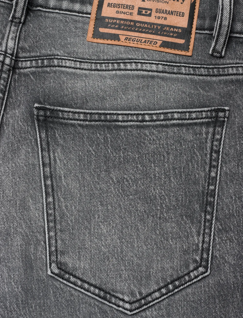 Diesel - 2019 D-STRUKT-R L.30 PANTALONI - regular jeans - grey - 4