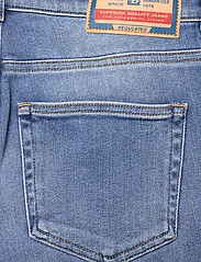 Diesel - 1984 SLANDY-HIGH TROUSERS - slim jeans - denim - 4