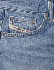 Diesel - DE-YUBA SHORTS - korte jeansbroeken - denim - 2