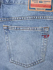 Diesel - DE-YUBA SHORTS - korte jeansbroeken - denim - 4