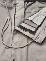 Diesel - KROOLEY-E-NE L.32 Sweat jeans - „chino“ stiliaus kelnės - medium/grey - 4