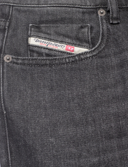 Diesel - 2019 D-STRUKT TROUSERS - džinsa bikses ar tievām starām - black/denim - 2