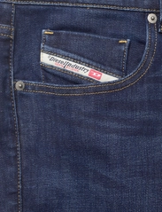 Diesel - 2019 D-STRUKT TROUSERS - slim jeans - denim - 3