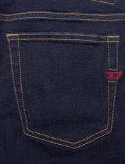 Diesel - 1979 SLEENKER L.30 TROUSERS - skinny jeans - denim - 4