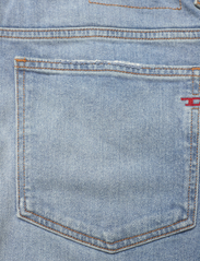 Diesel - 2000 WIDEE L.32 TROUSERS - jeans met wijde pijpen - denim - 4