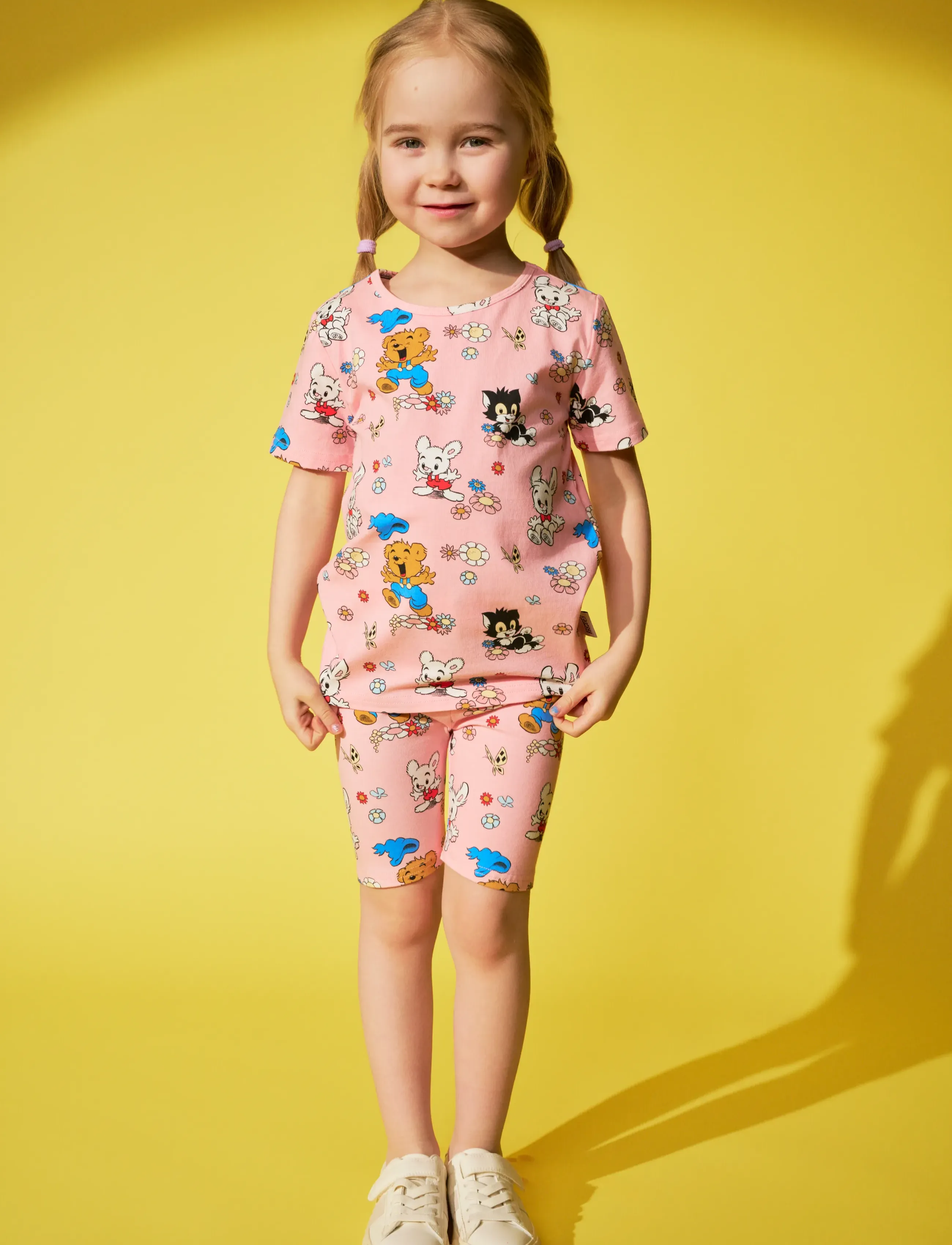 Bamse Och Blommor T-Shirt, 122, T-shirts, Rosa - Short-sleeved, Kinder