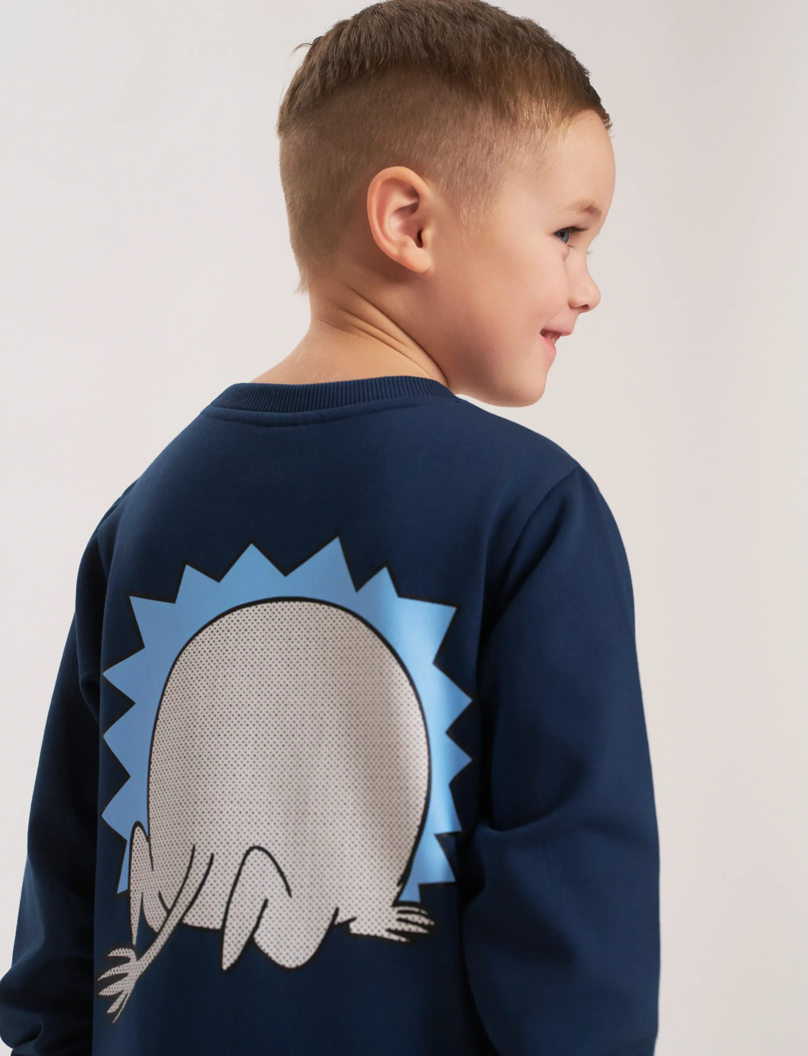MUMIN - HEJ MUMIN COLLEGETRÖJA MBLÅ 122 - sweatshirts - blue - 3