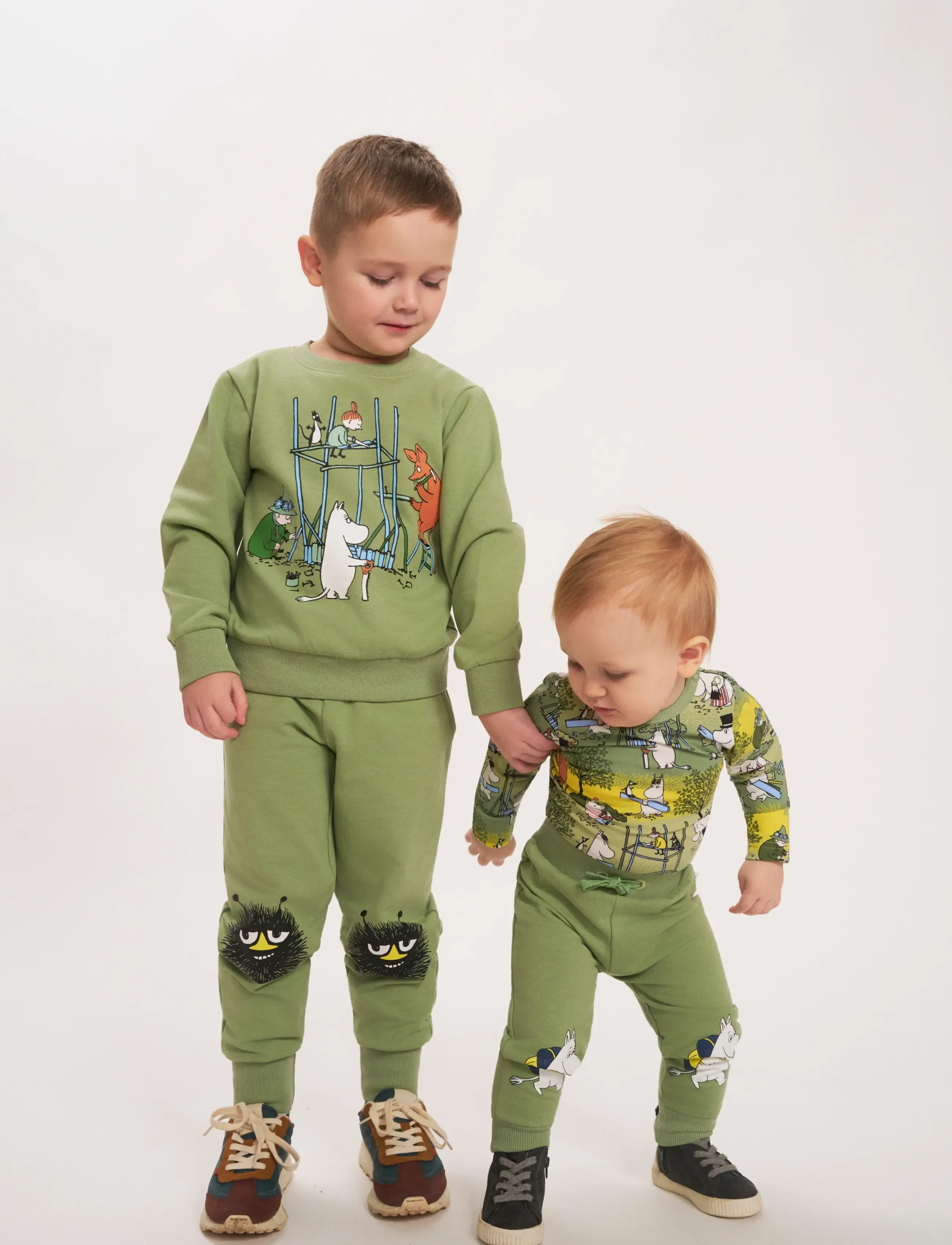 MUMIN Flitiga Collegetröja Grön 122, 116, Green, Sweatshirts & Hættetrøjer > Sweatshirts, Børn