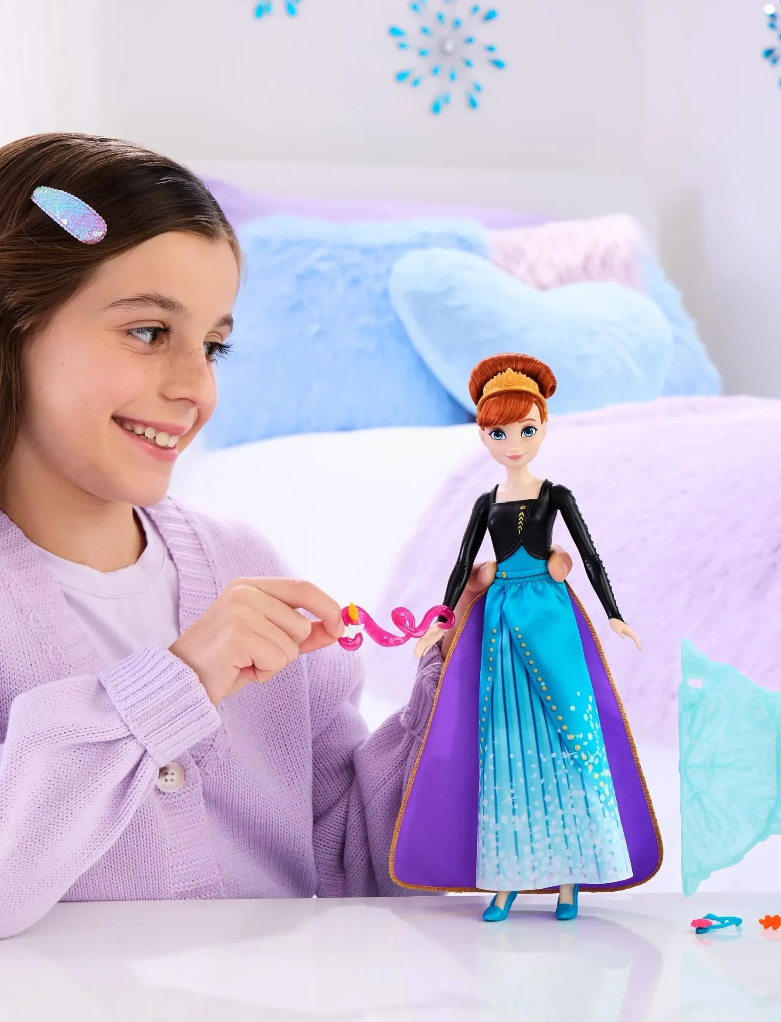 Frost Disney Frozen Jewel Reveal Anna Fashion Doll W/ 8 Surprises Including Gem Box & 10 Accessories, Børn, Dolls, Blå, Str: ONE SIZE