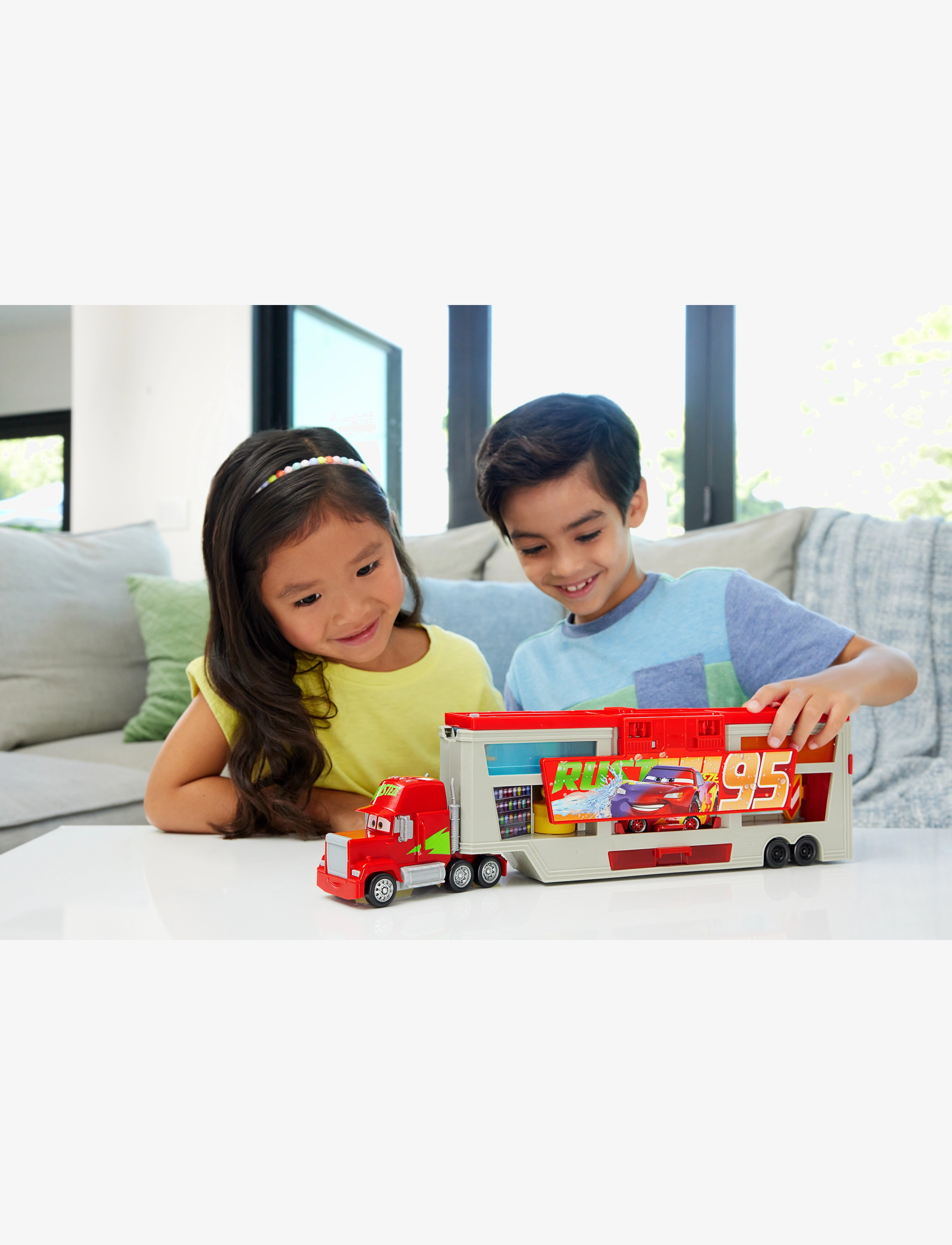 Disney Pixar Cars - Disney Pixar Cars Disney and Pixar Color Changers Mobile Paint Shop Mack Playset - multicolor - 1