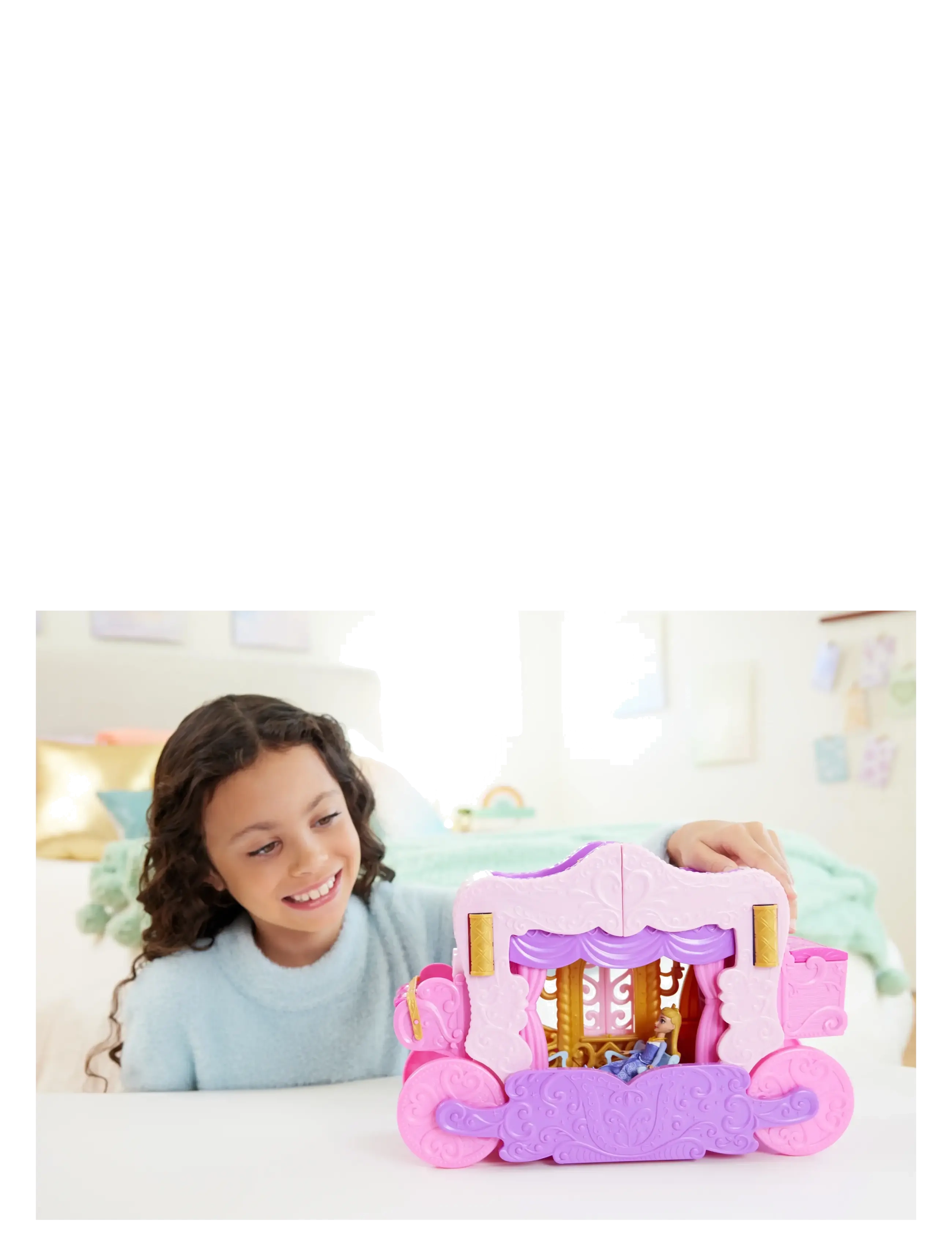 Disney Princess - Disney Princess Carriage to Castle Transforming Playset with Aurora Small Doll, 4 Figures & 3 Levels - Žaidimų rinkiniai - multicolor - 4