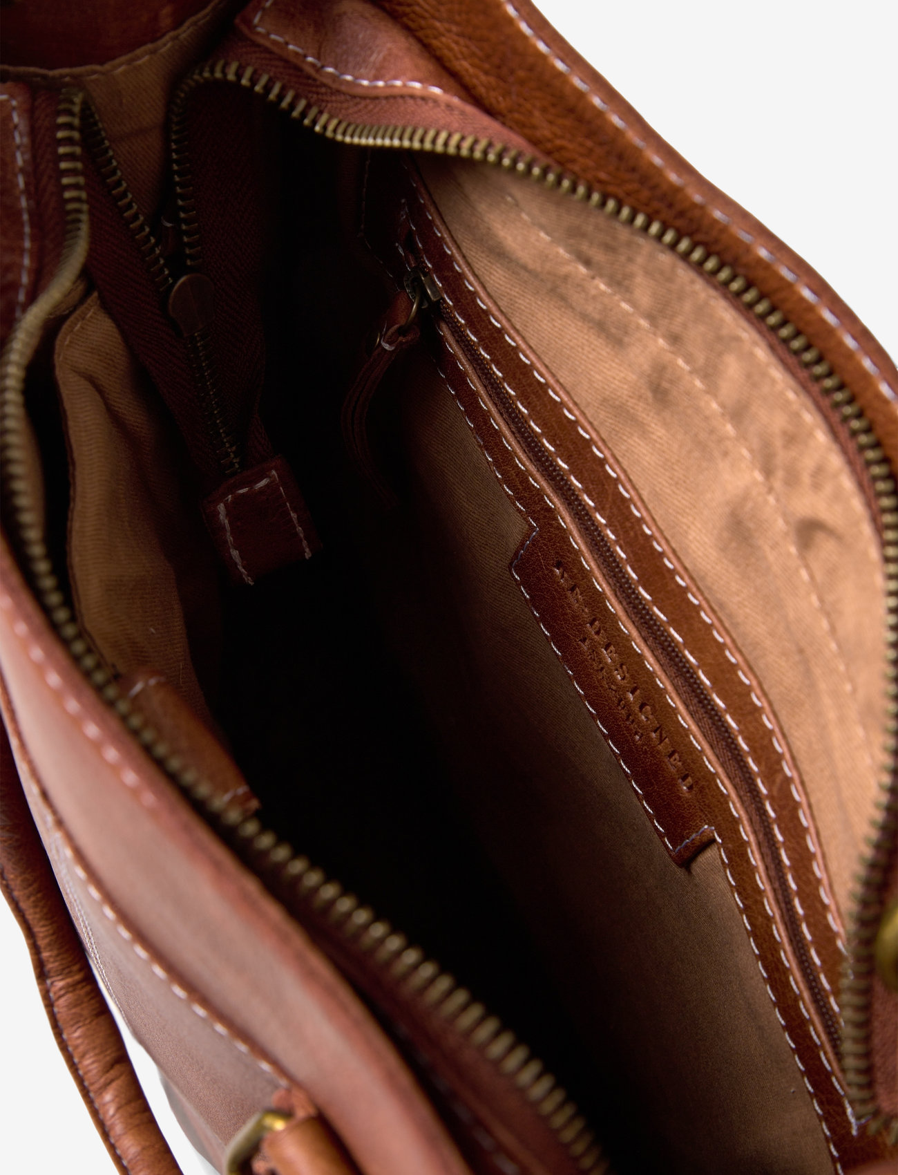 RE:DESIGNED EST 2003 - Halma - walnut - 3