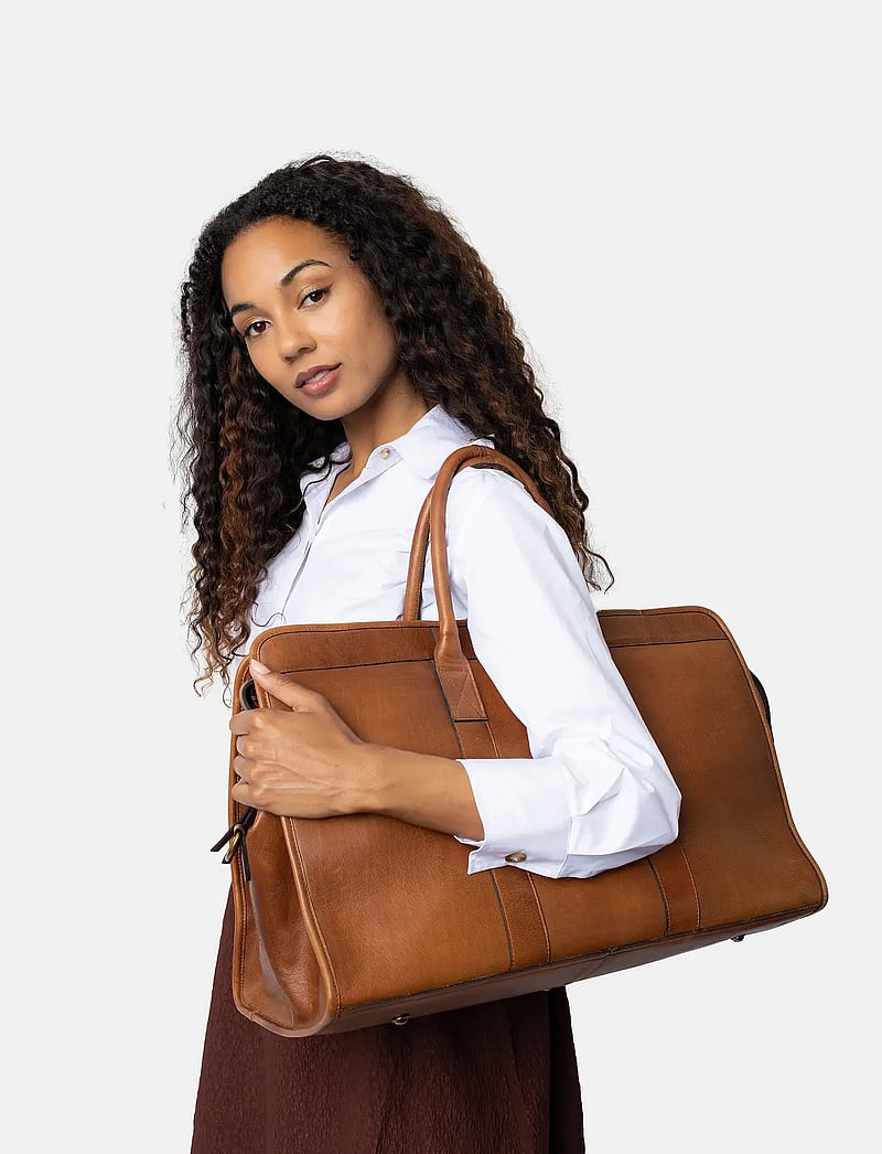 RE:DESIGNED EST 2003 - Mumi - walnut - 0