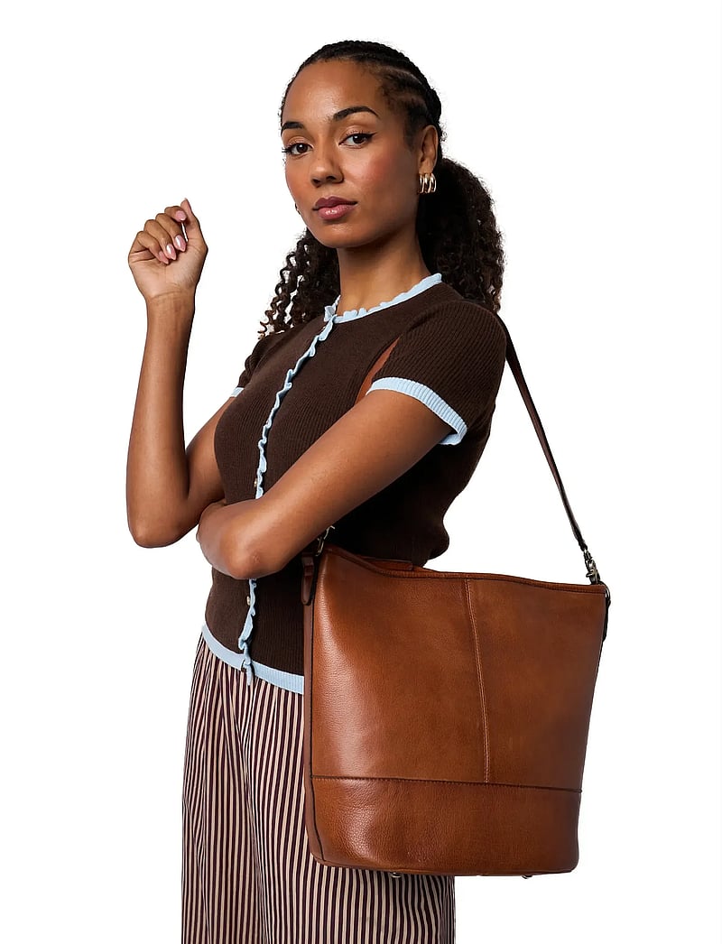RE:DESIGNED EST 2003 - Nomi - hverdags stil - walnut - 0