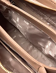 DKNY Bags - SEVENTH AVENUE MD SA - odzież imprezowa w cenach outletowych - ntl - neutral - 4