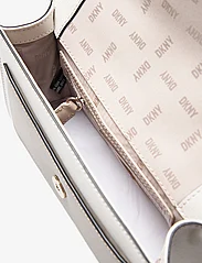 DKNY Bags - ELISSA SM FLAP SHOUL - ballīšu apģērbs par outlet cenām - plj - pebble combo - 4