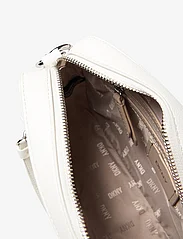 DKNY Bags - GREENPOINT CAMERA BAG - festtøj til outletpriser - wht - white - 4