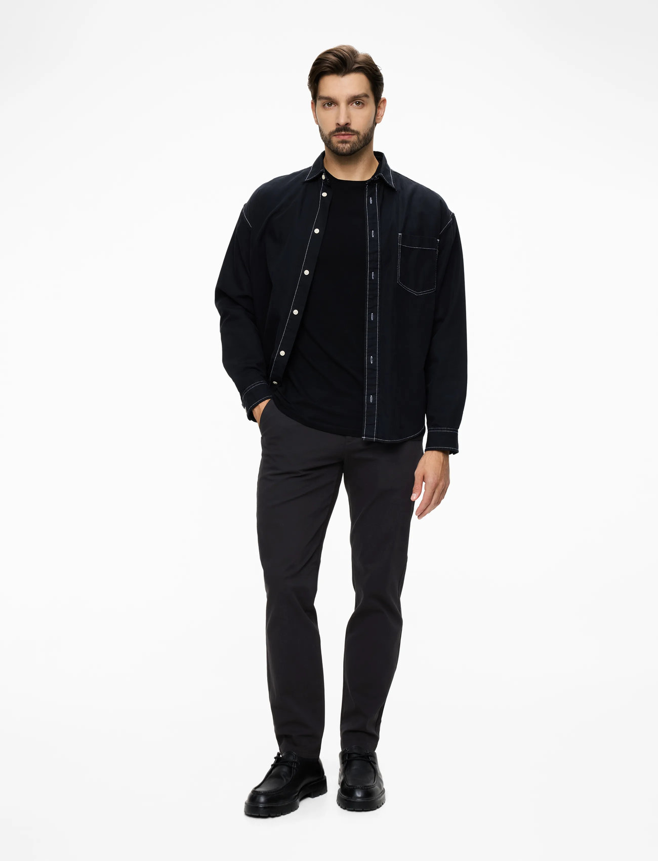 Dockers - MOTION CHINO TAPER - Ülikonnapüksid - blacks - 2