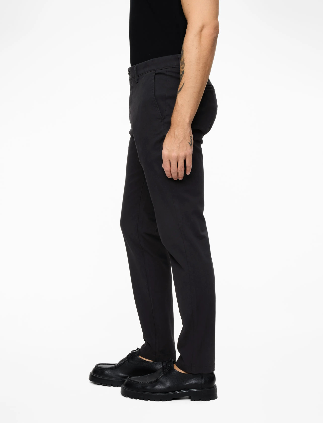 Dockers - MOTION CHINO TAPER - Ülikonnapüksid - blacks - 3