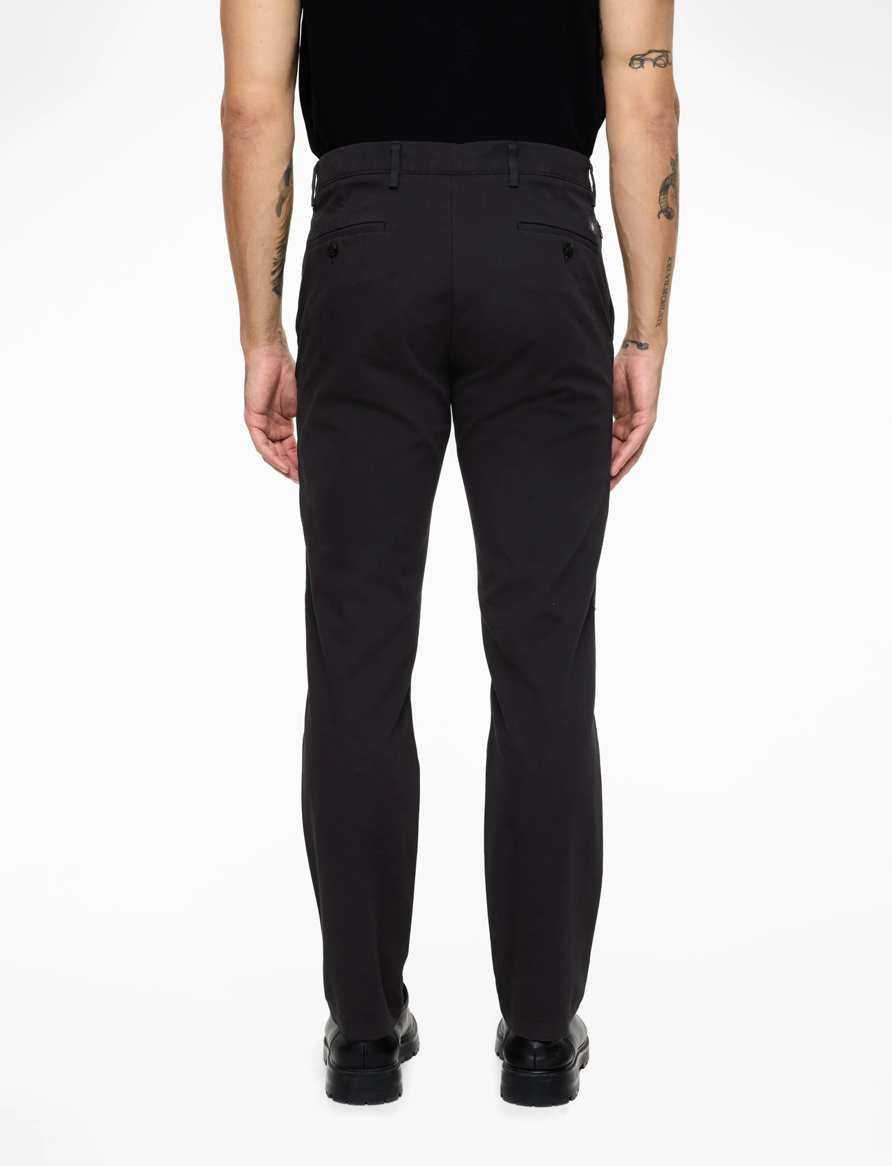 Dockers - MOTION CHINO TAPER - Ülikonnapüksid - blacks - 4