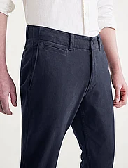 Dockers - CALI KHAKI 360 - slim jeans - navy blazer - 4