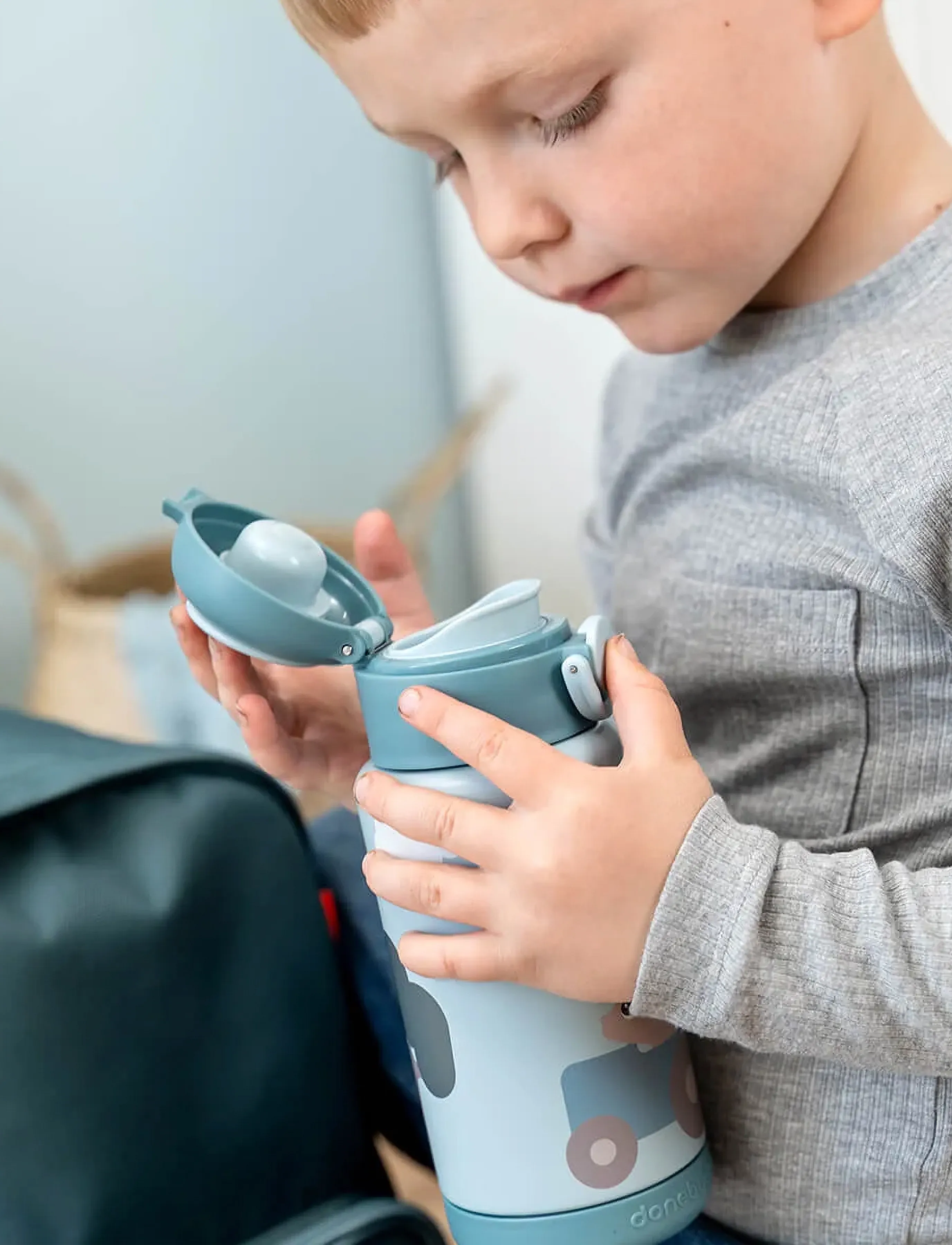 Done by Deer Insulated Bottle Tiny Farm Blue 340 Ml, Ø 7.5X 19 cm.340ml, Home, Mehrfarbig/gemustert - Meal Time, Kinder