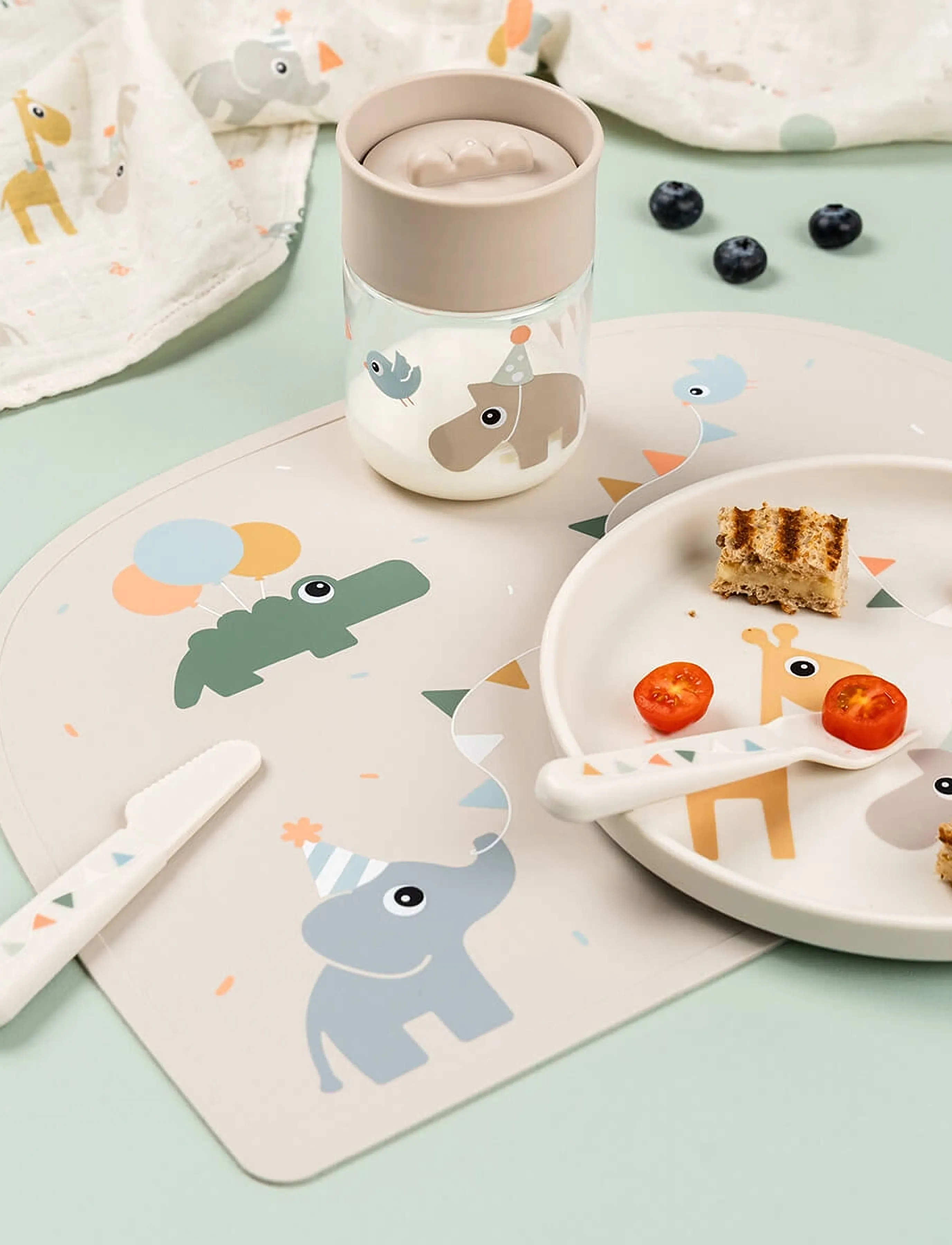 Done by Deer Silicone Placemat Celebration Sand, 38X 26.5 cm, Meal Time, Beige - Placemats & Coasters, Kinder