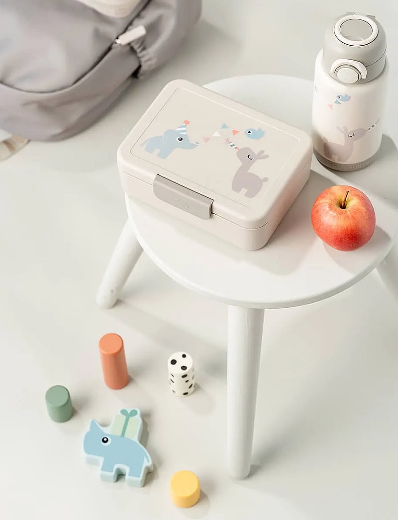 Done by Deer - Lunch box w/divider Celebration Sand - lõunasöögikarbid - sand - 4