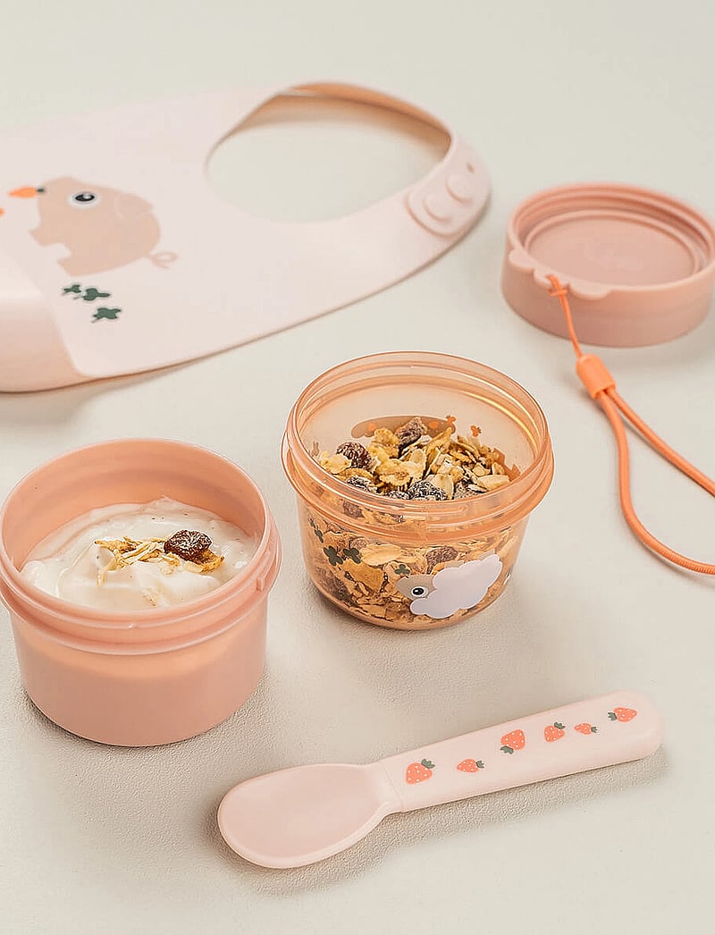 Done by Deer - To go 2-way snack container S Tiny farm Powder - bakjes voor babyvoeding - powder - 2