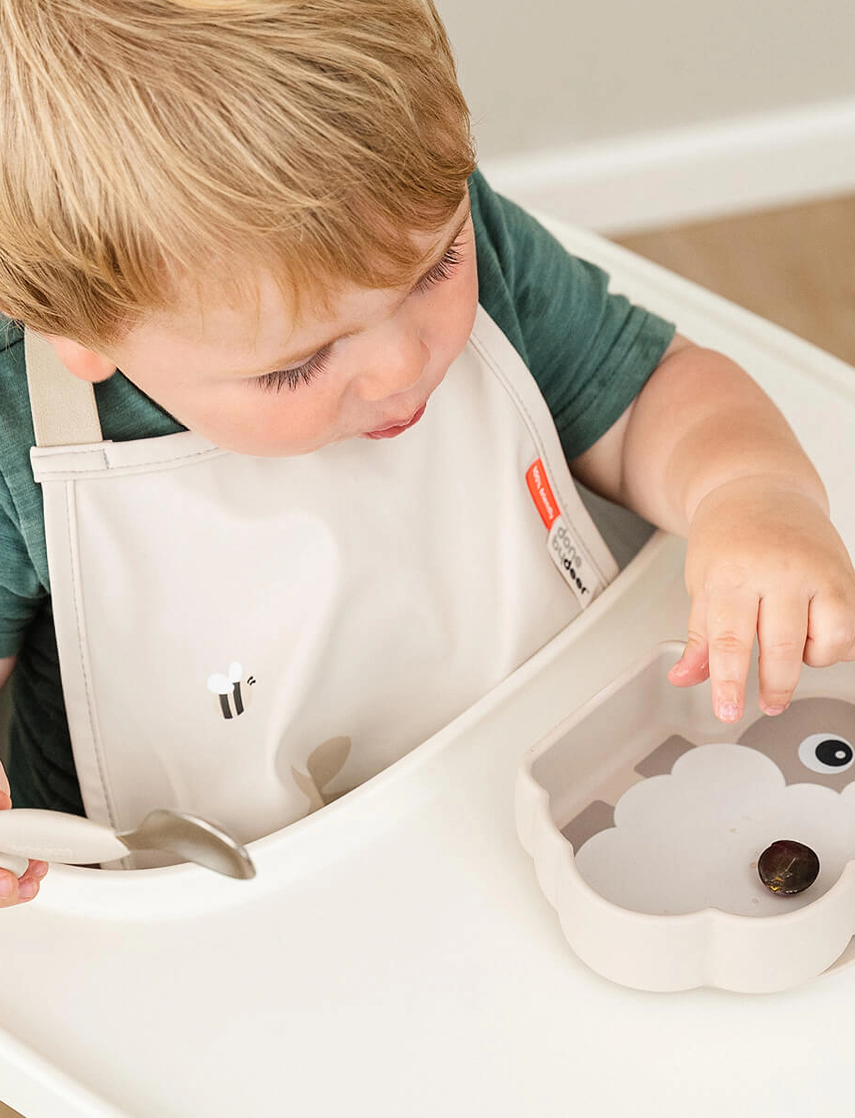 Done by Deer - Pull-over bib Tiny farm Sand - sleeveless bibs - sand - 3