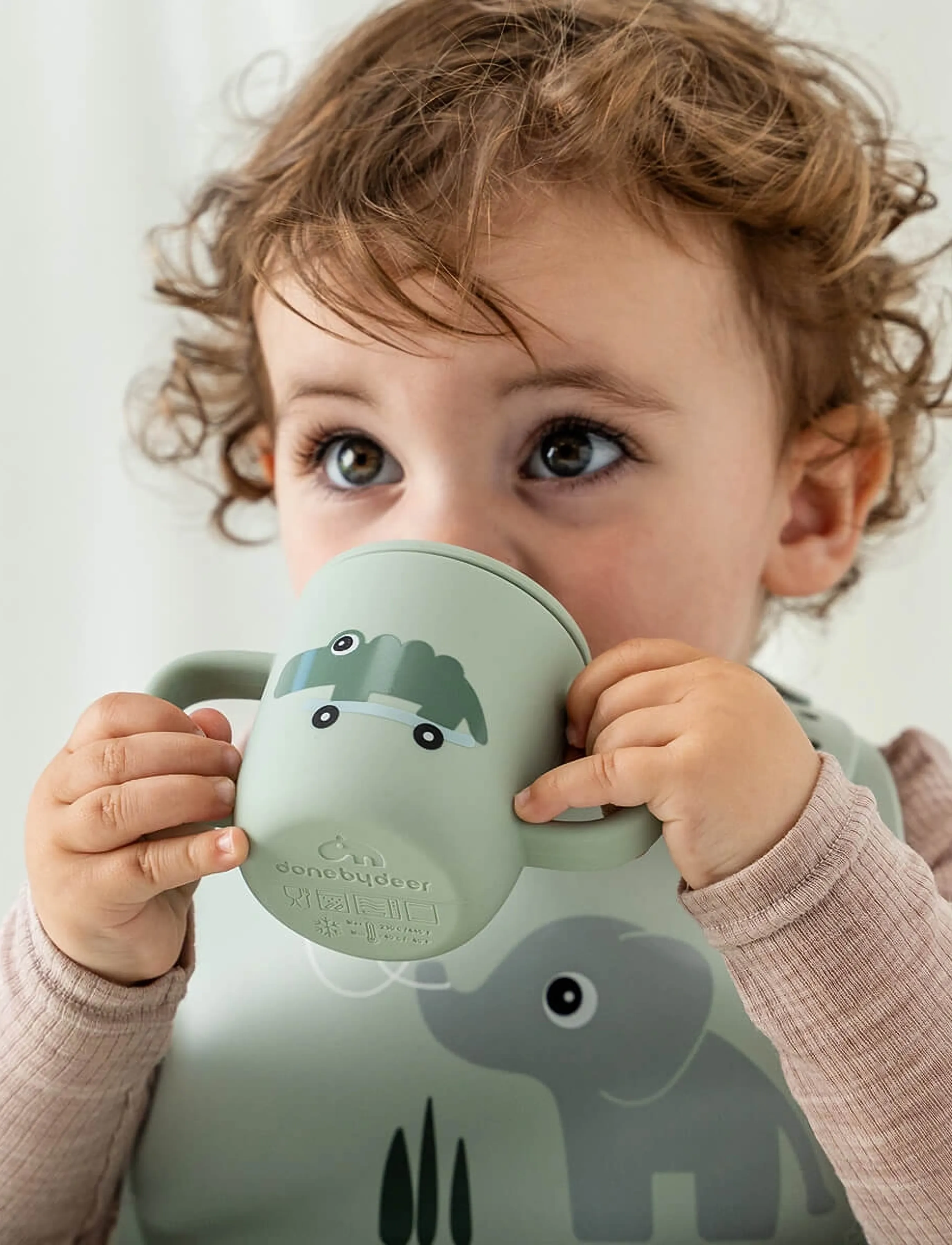 Done by Deer Silicone Spout Cup 2-Handle Playground Green, Ø 6.5X H 9 cm, Baby Feeding, Grün - Sippy Cups, Kinder