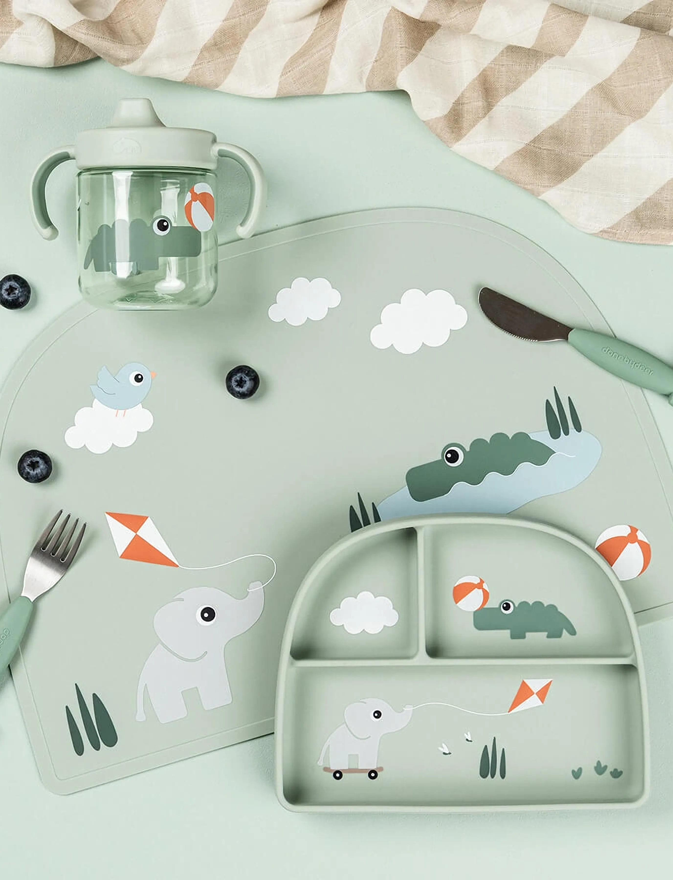 Done by Deer Stick&Stay Compartment Plate Playground Green, 20X 16X H 3 cm, Plates & Bowls, Grün - Plates, Kinder