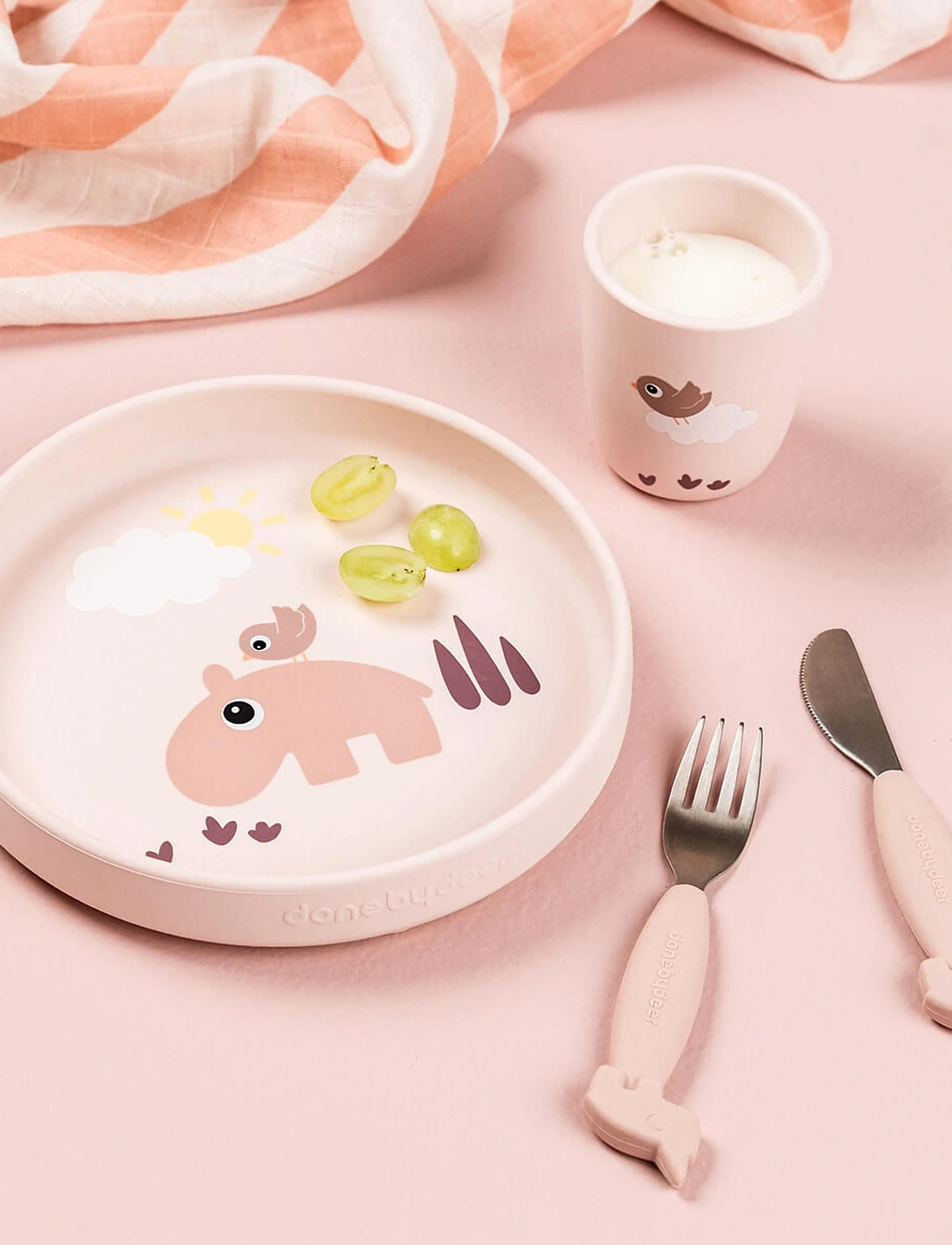 Done by Deer Silicone Stick&Stay Plate Playground Powder, Ø 18X H 3 cm, Plates & Bowls, Rosa - Plates, Kinder