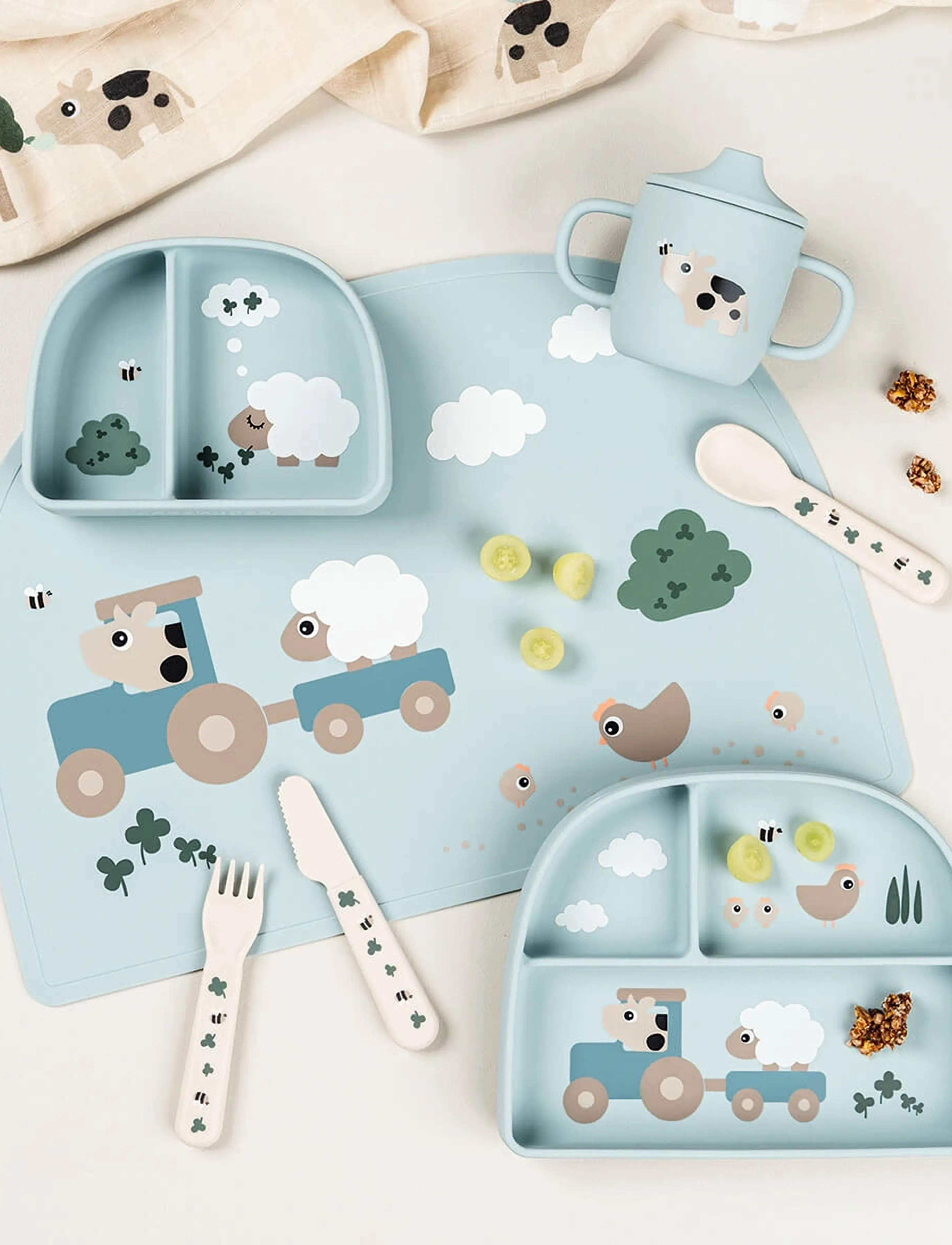 Done by Deer - Stick&Stay compartment bowl Tiny farm Blue - Šķīvji - blue - 3
