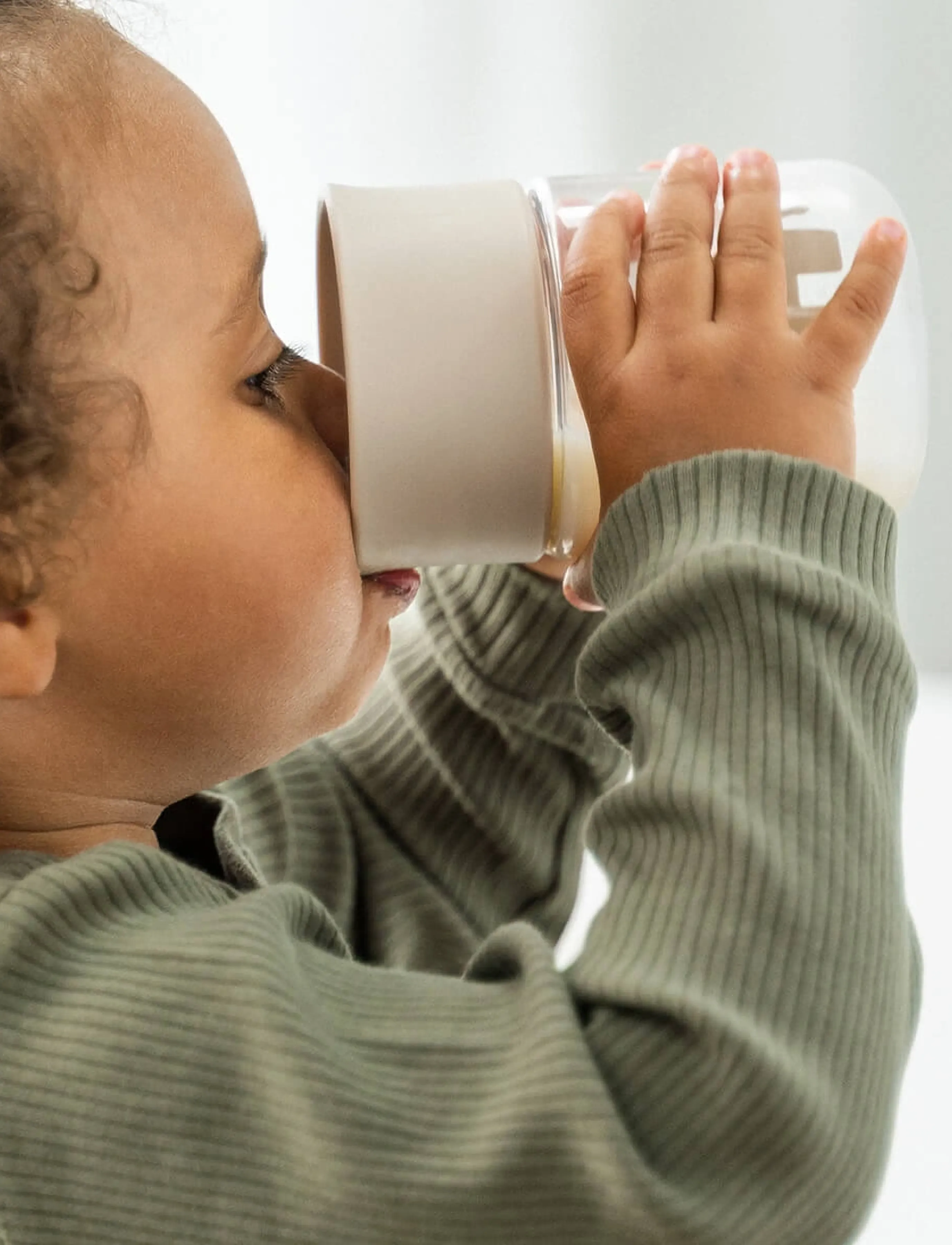 Done by Deer Learning Cup 360° Celebration Sand, Ø 7.5X H 11 cm, Beige, Fodring Af Baby > Suttekopper, Børn
