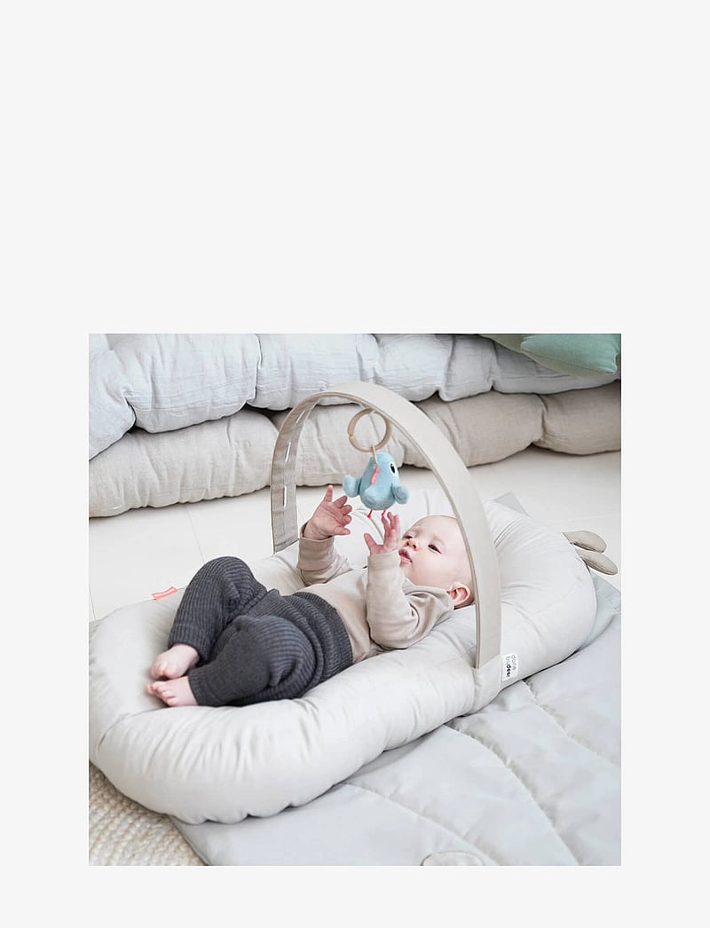 Done by Deer - Cozy lounger w/activity arch Raffi Blue - babynester - blue - 4
