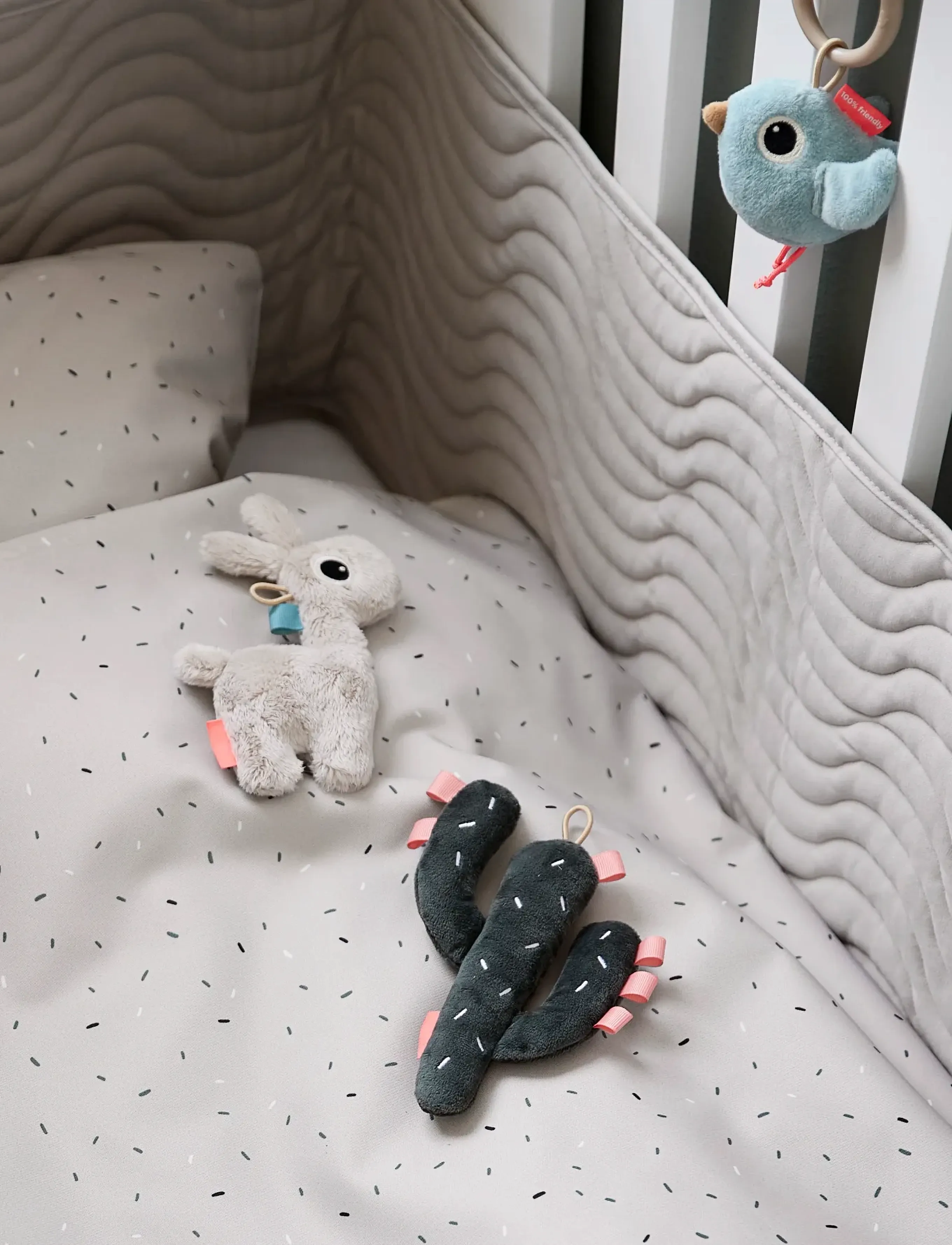 Done by Deer Quilted Bed Bumper W/Strings Waves Sand, 360X 30X 1 cm, Baby Beds & Accessories, Creme - Bumper, Kinder