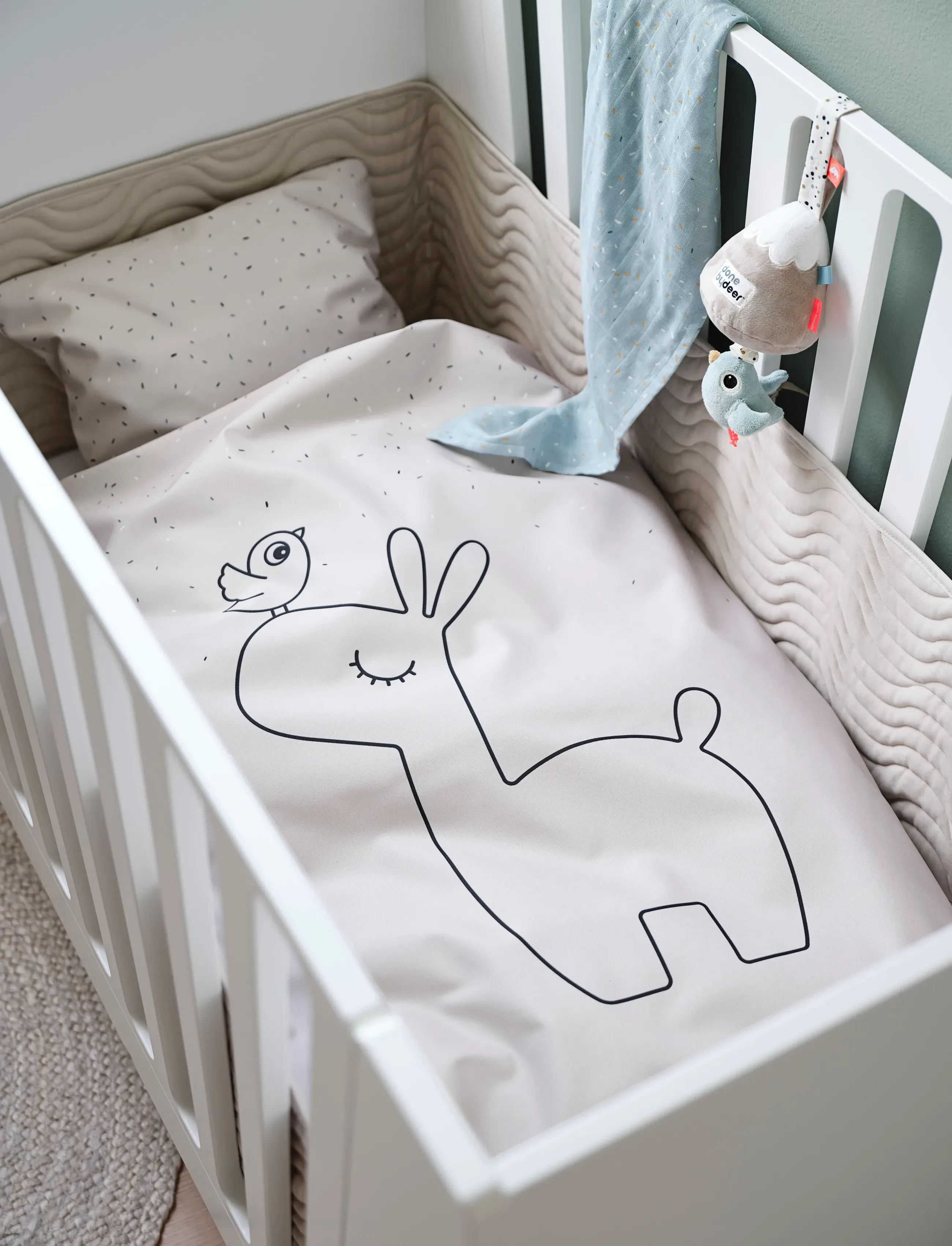 Done by Deer - Quilted bed bumper w/strings Waves Sand - sengerande - sand - 2