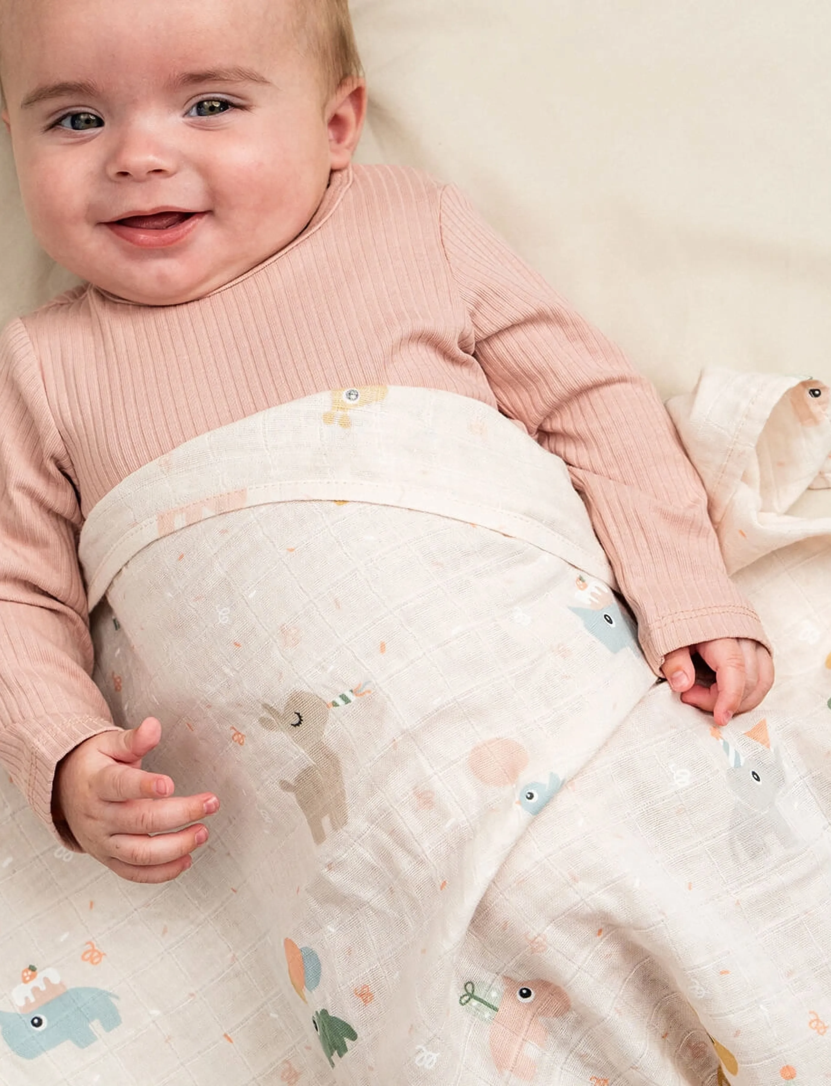Done by Deer Swaddle Celebration Powder, 120X 120 cm, Muslins, Beige - Muslin Blankets, Kinder
