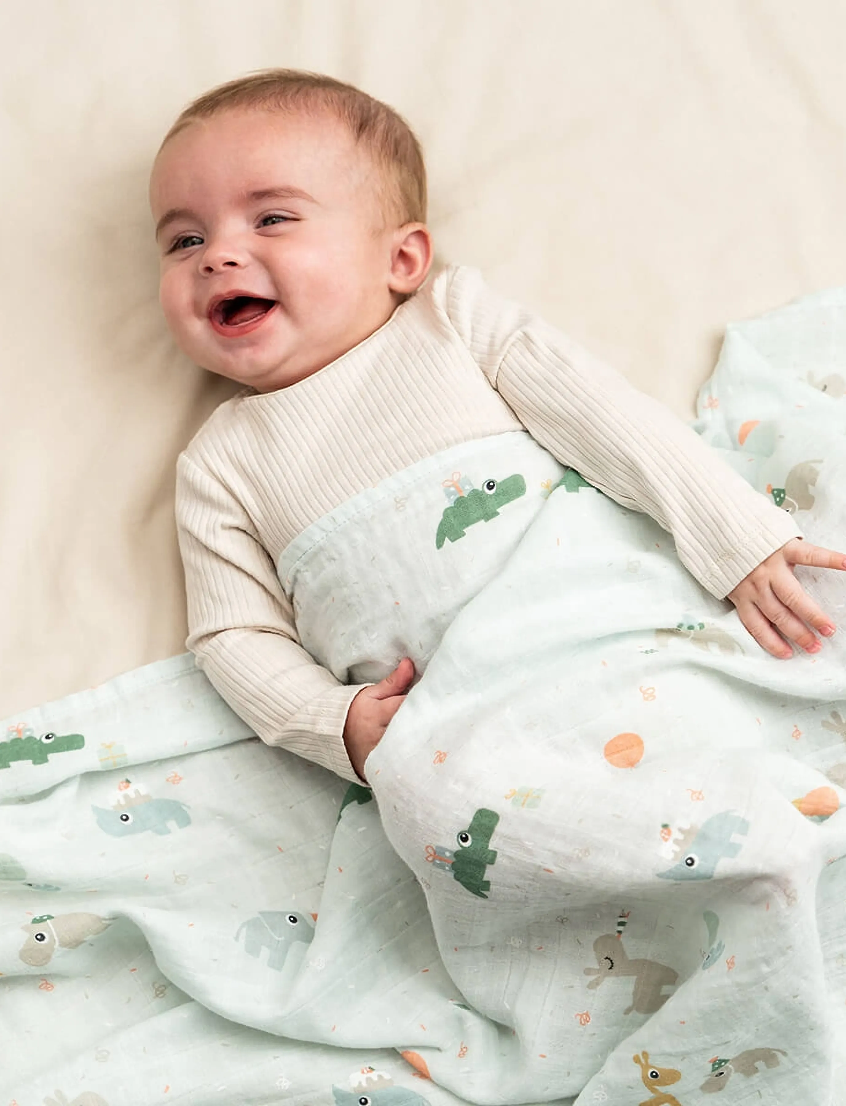 Done by Deer Swaddle Celebration Blue, 120X 120 cm, Multi/patterned, Muslinger > Muslingetæpper, Børn