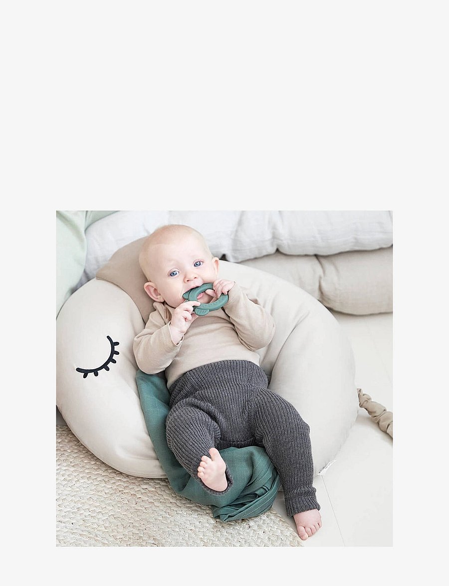 Done by Deer - Nursing & baby pillow Elphee Sand - amningskuddar - sand - 2