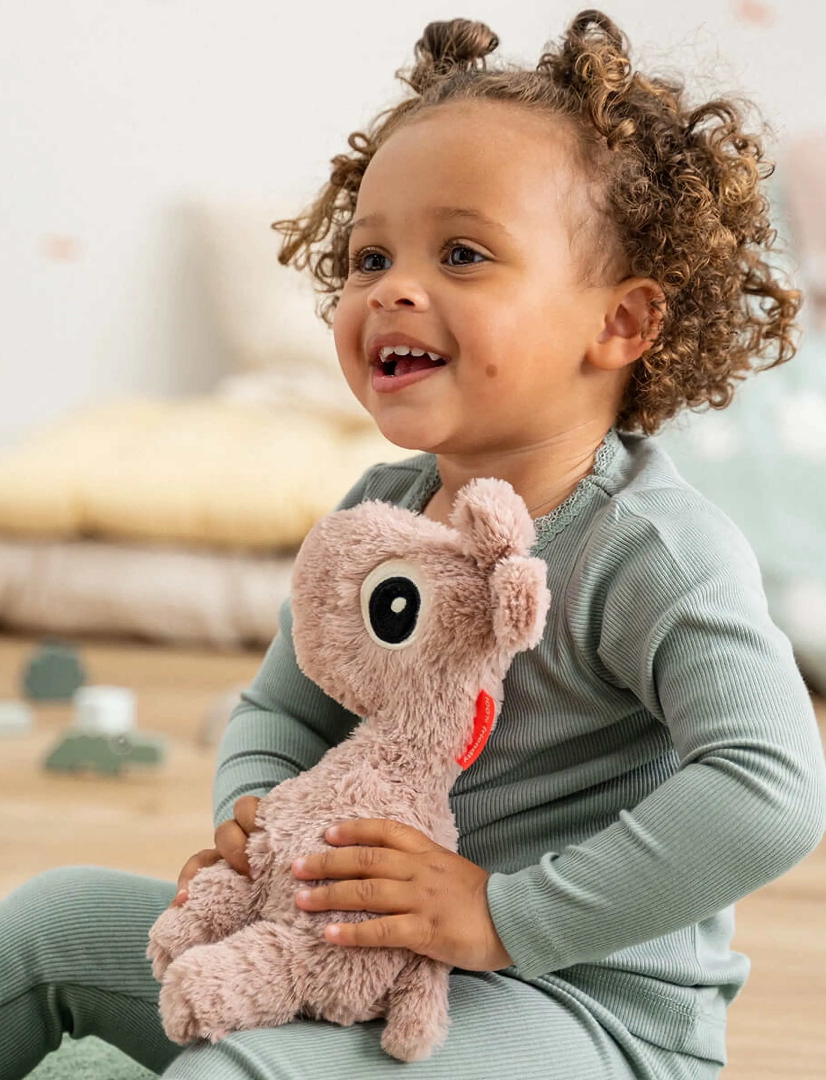Done by Deer - Cuddle bestie Raffi Powder 26 cm - pliušiniai gyvūnai - powder - 0