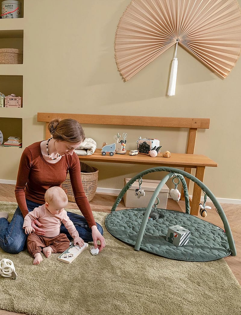 Done by Deer - Activity play mat Tiny farm Green - mängukaared - green - 5