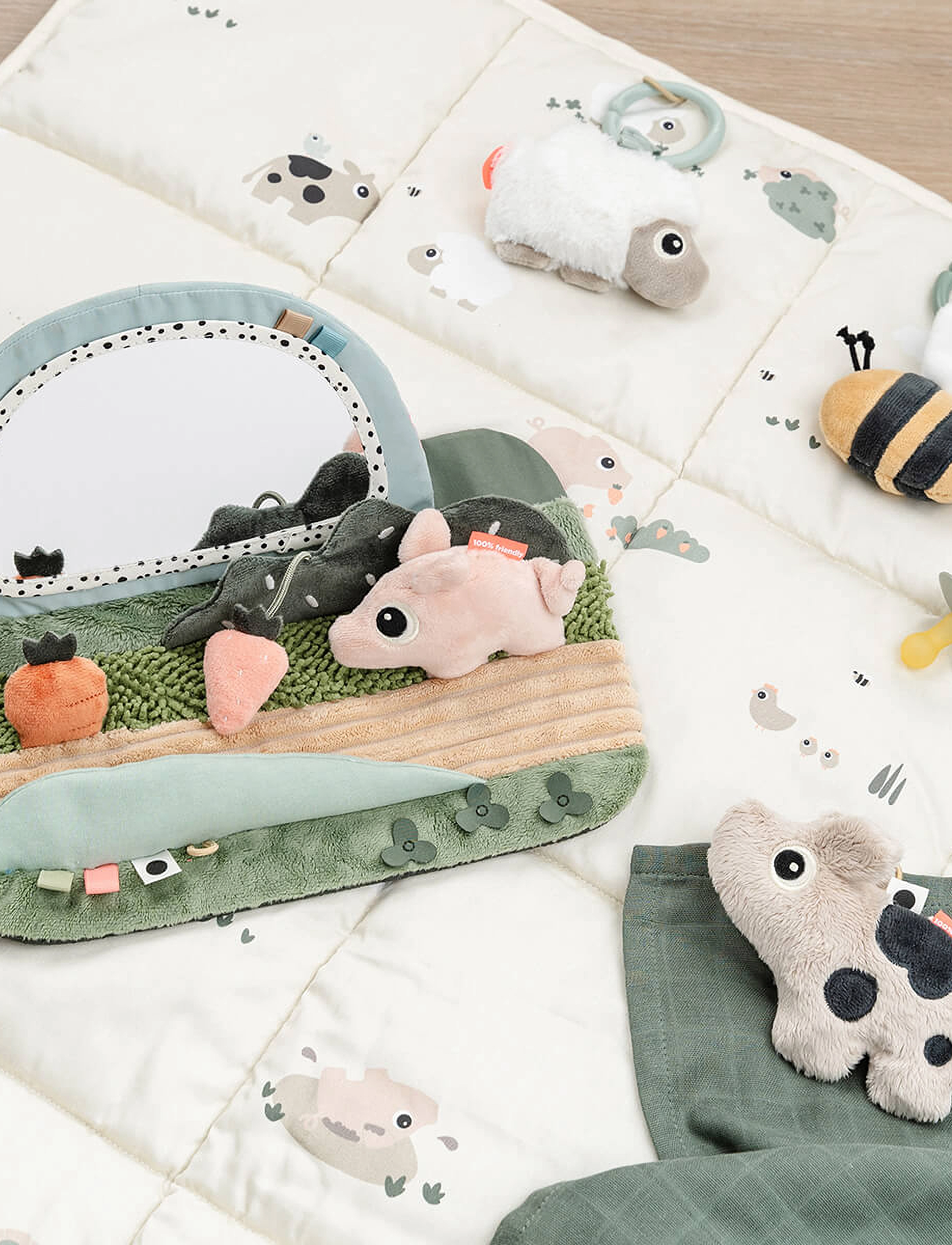 Done by Deer - Tummy time sensory mirror Tiny farm Colour mix - lavinamieji stoveliai ir  lavinamieji, žaidimų kilimėliai - colour mix - 4