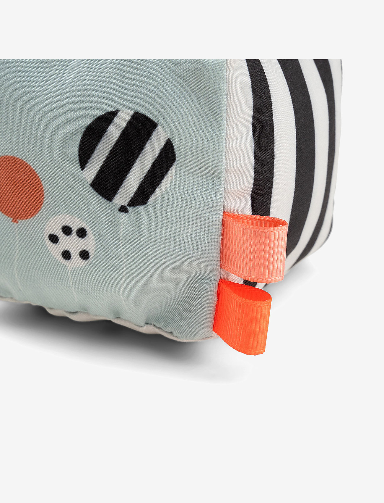 Done by Deer - Contrast baby cube Happy clouds Colour mix - zabawki interaktywne - colour mix - 2